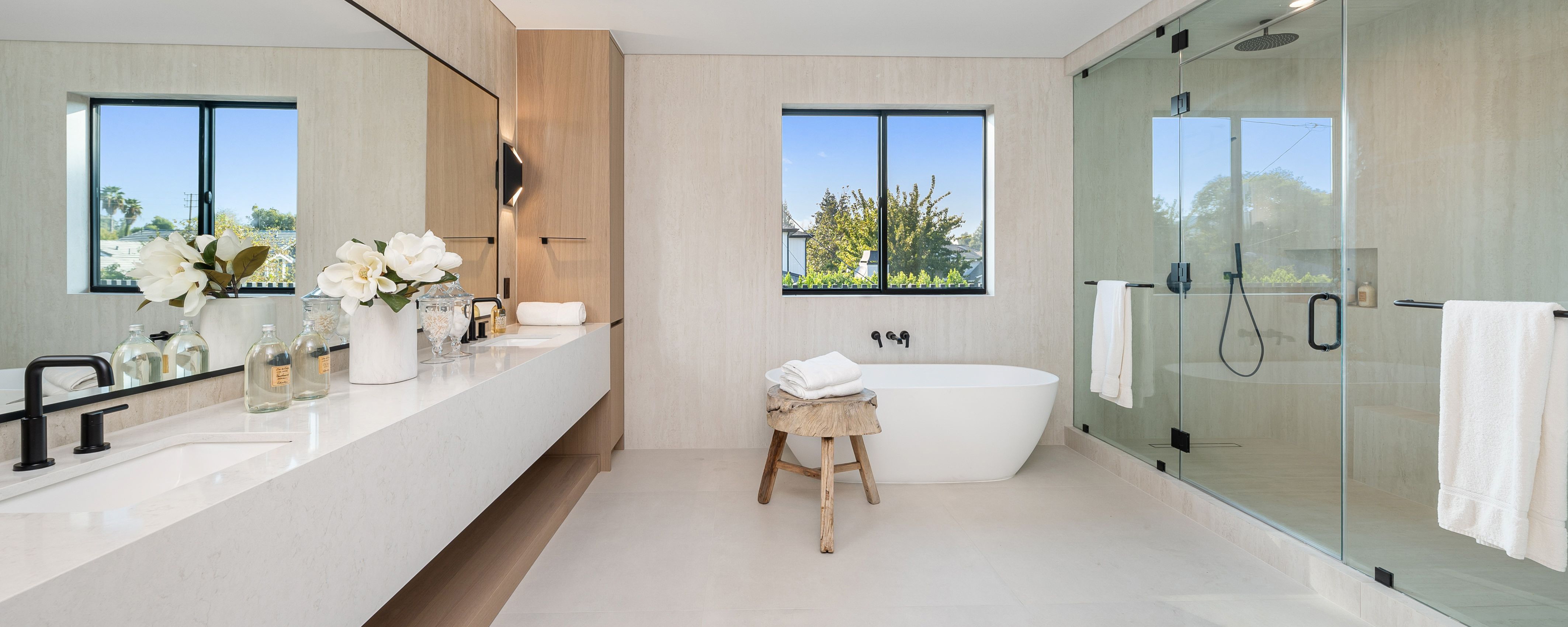 Modernes Badezimmer
